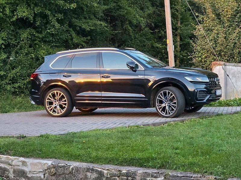 Schwarz Gebraucht 2018 VW Touareg R-line SUV | 34.999 € (Etwas zu teuer) - Bild 1/1