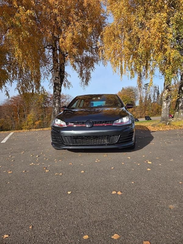 Gebraucht VW Golf VII GTI 220 PS (161 kW) 2015 Grau Kleinwagen