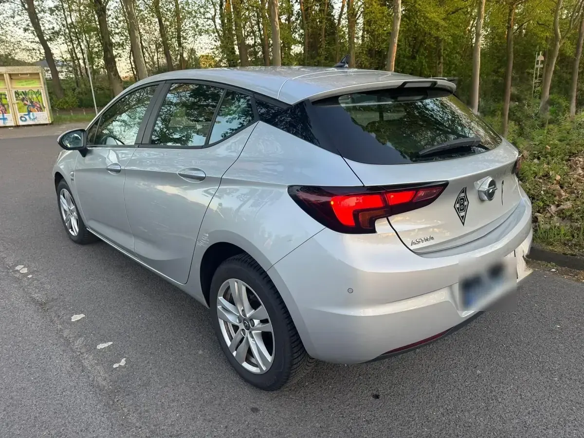 Second-hand Opel Astra 115 CP (84 kW) 2019 Argintiu Berlinǎ