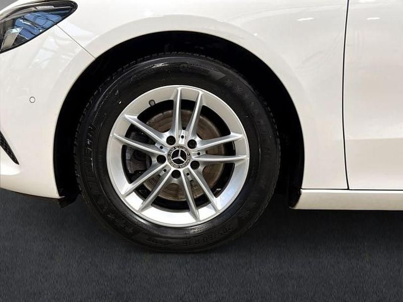 Gebraucht Mercedes 200 150 PS (110 kW) 2020 Unilack polarweiß Limousine