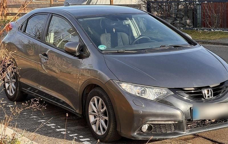 Silber Gebraucht 2013 Honda Civic Lifestyle Kombi | 9.250 € (Guter Preis) - Bild 1/4