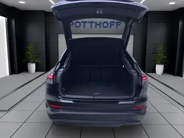 Second-hand Audi Q4 Sportback e-tron Ambiente 150 kW (204 CP) 2023 Negru SUV