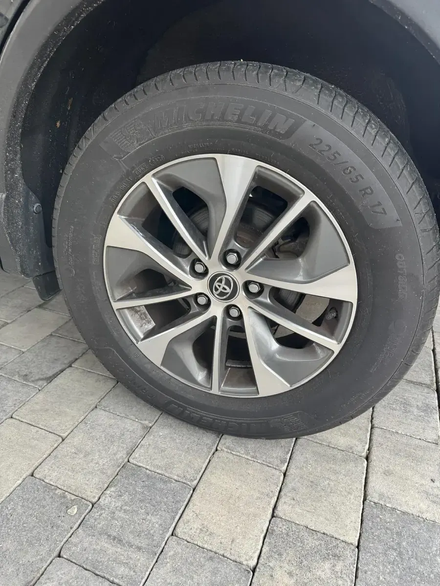 Gebraucht Toyota RAV4 Hybrid 179 PS (131 kW) 2018 Schwarz SUV
