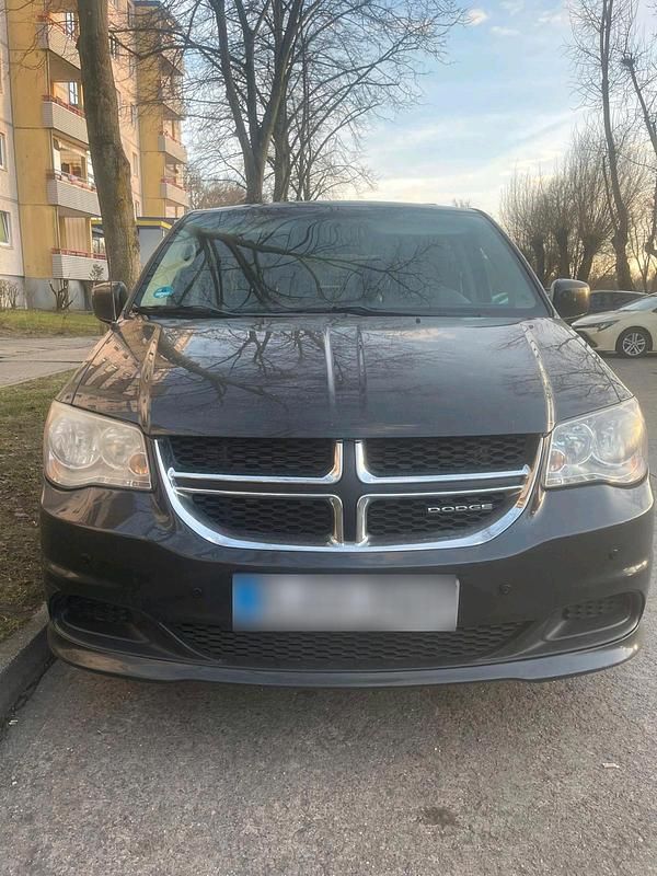 Gebraucht Dodge Grand Caravan SXT 238 PS (175 kW) 2012 Schwarz Van / Kleinbus