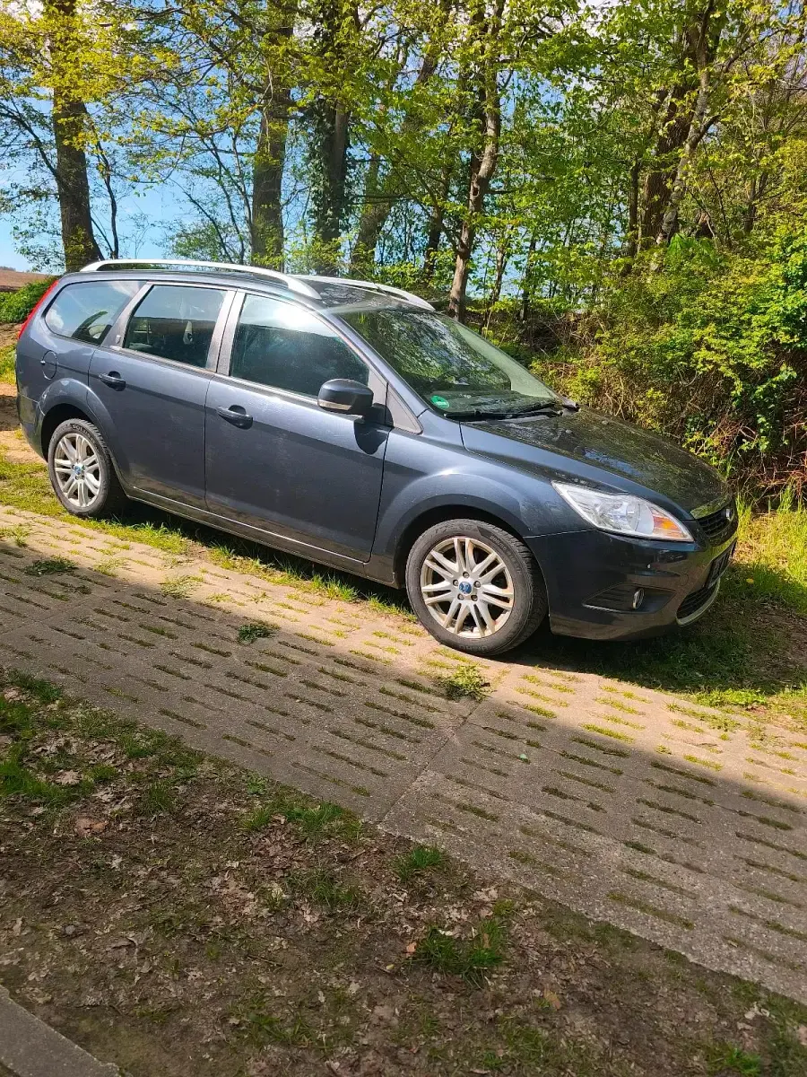 Używany Ford Focus Ghia 110 KM (80 kW) 2008 Szary Kombi