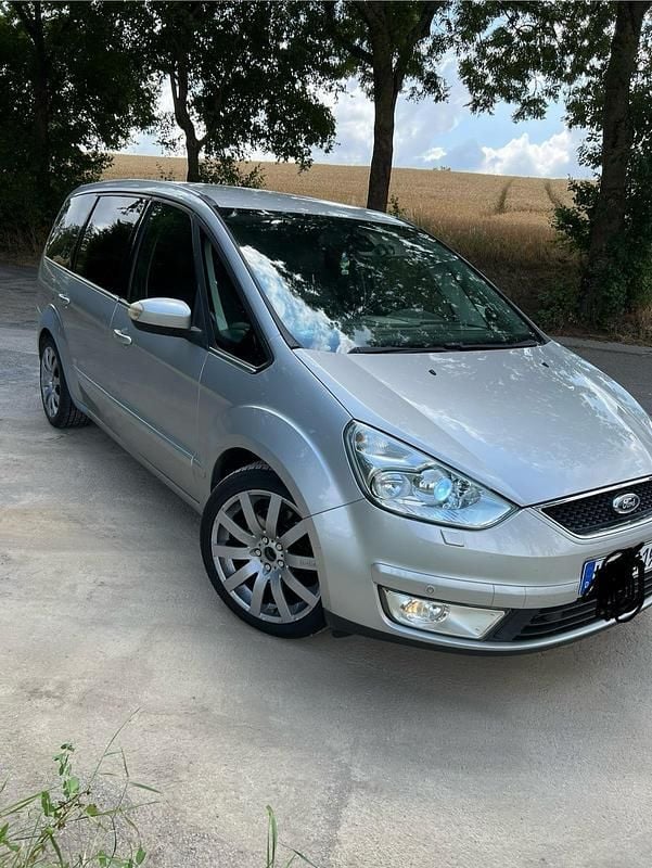 Silber Gebraucht 2008 Ford Galaxy Titanium Van / Kleinbus | 2.999 € (Guter Preis) - Bild 1/4