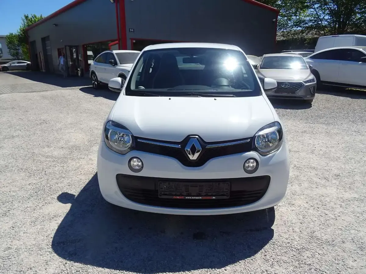 Second-hand Renault Twingo Experience 69 CP (50 kW) 2017 Alb Hatchback