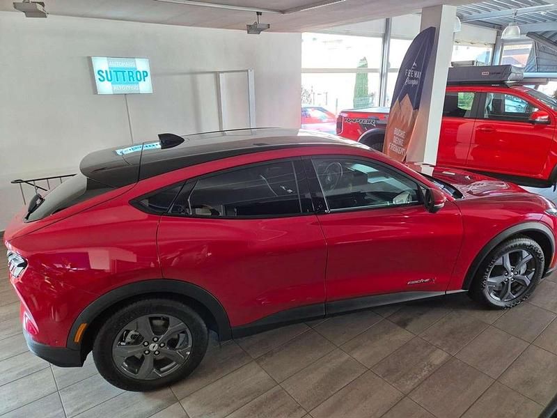 Gebraucht Ford Mustang Mach-E 216 kW (294 PS) 2023 Lucidrot SUV