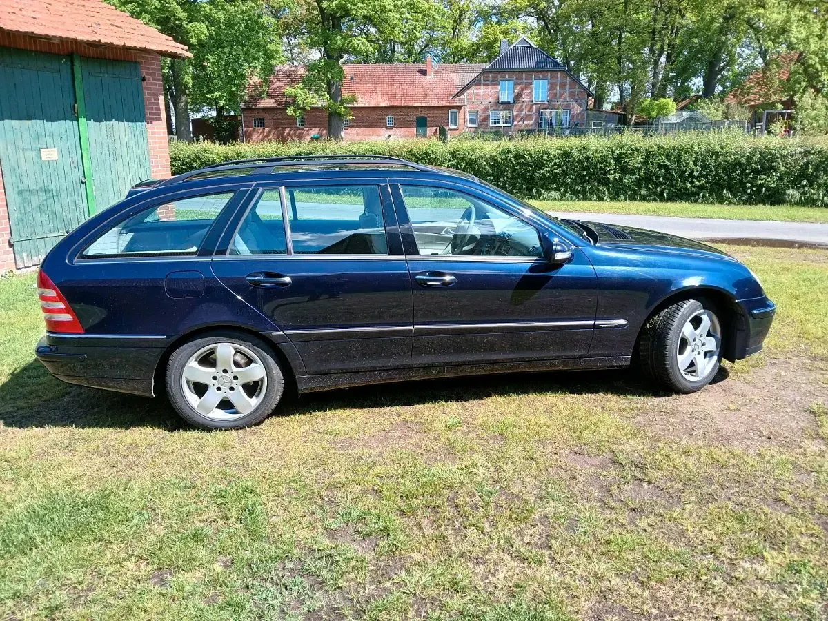 Gebraucht Mercedes C200 163 PS (119 kW) 2005 Blau Kombi