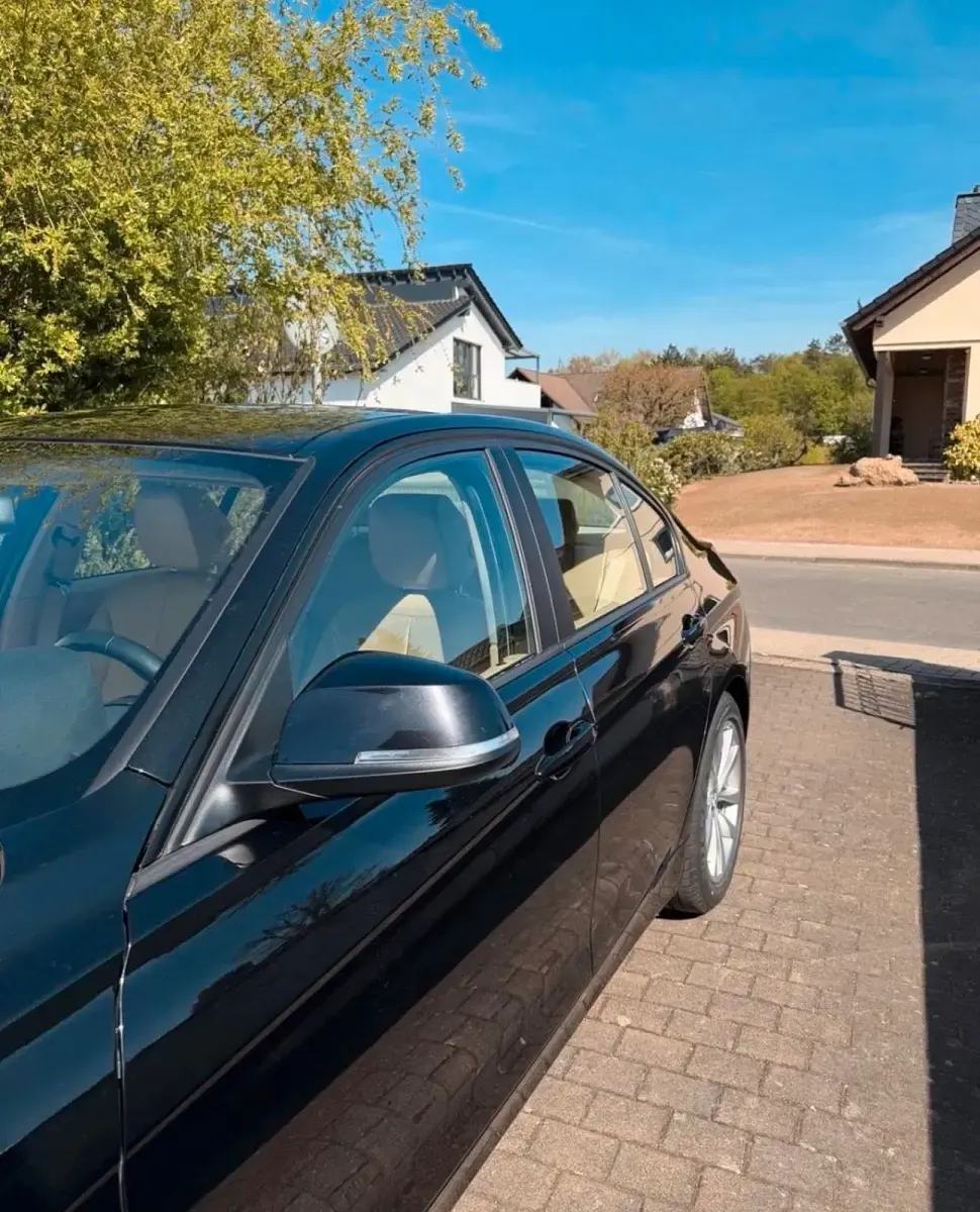Gebraucht BMW 320 184 PS (135 kW) 2015 Schwarz Limousine