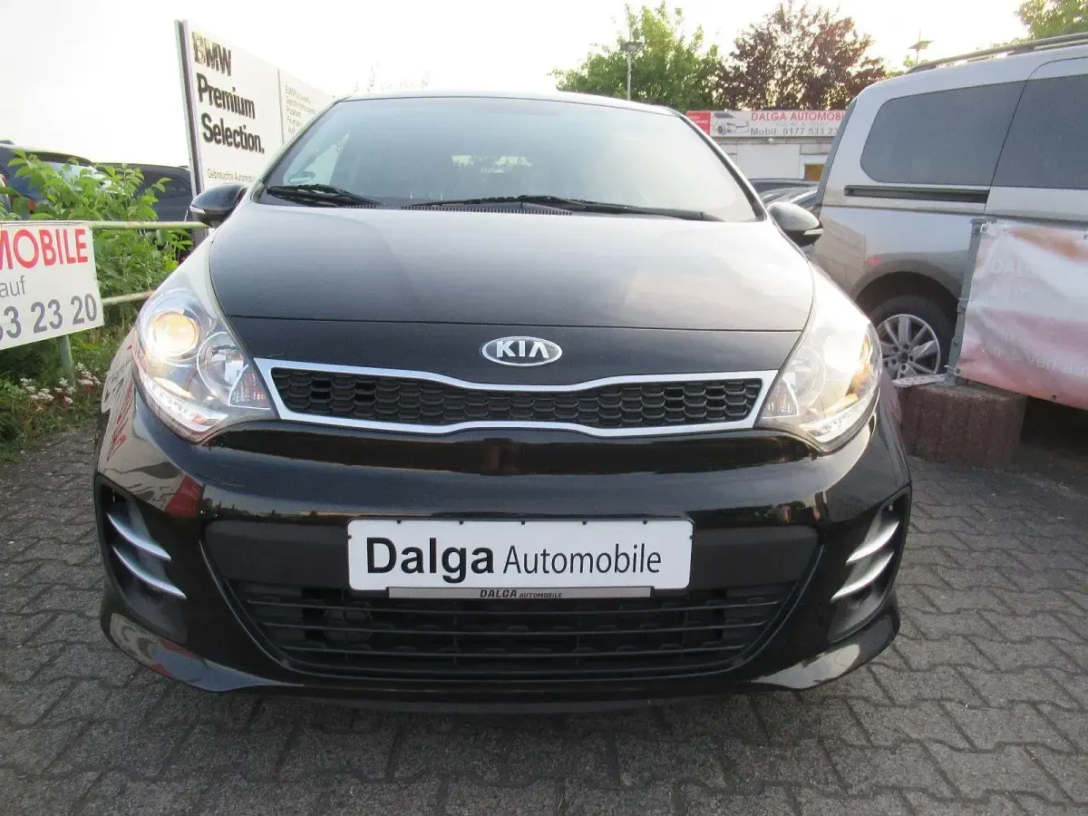 Gebraucht Kia Rio Spirit 84 PS (61 kW) 2015 Schwarz Limousine