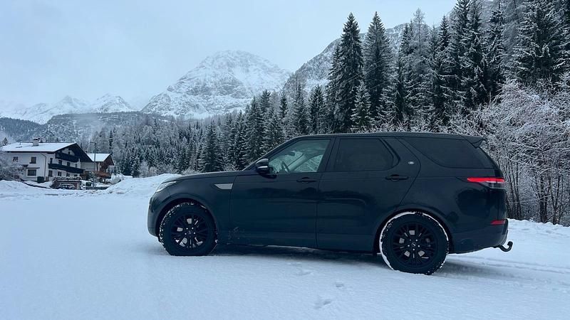 Schwarz Gebraucht 2018 Land Rover Discovery 5 SUV | 26.500 € (Fairer Preis) - Bild 1/4