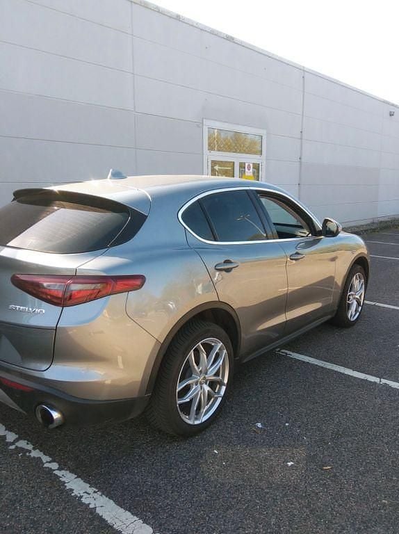 Gebraucht Alfa Romeo Stelvio Super 200 PS (147 kW) 2017 Grau SUV