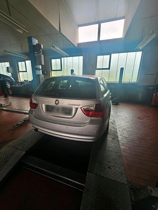 Używany BMW 320 163 KM (119 kW) 2007 Srebrny Kombi