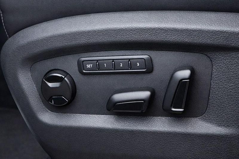 Gebraucht VW Multivan Highline 204 PS (150 kW) 2015 Schwarz Van / Kleinbus