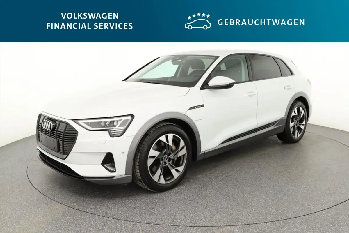 Second-hand Audi e-tron Advanced 230 kW (313 CP) 2022 Alb SUV