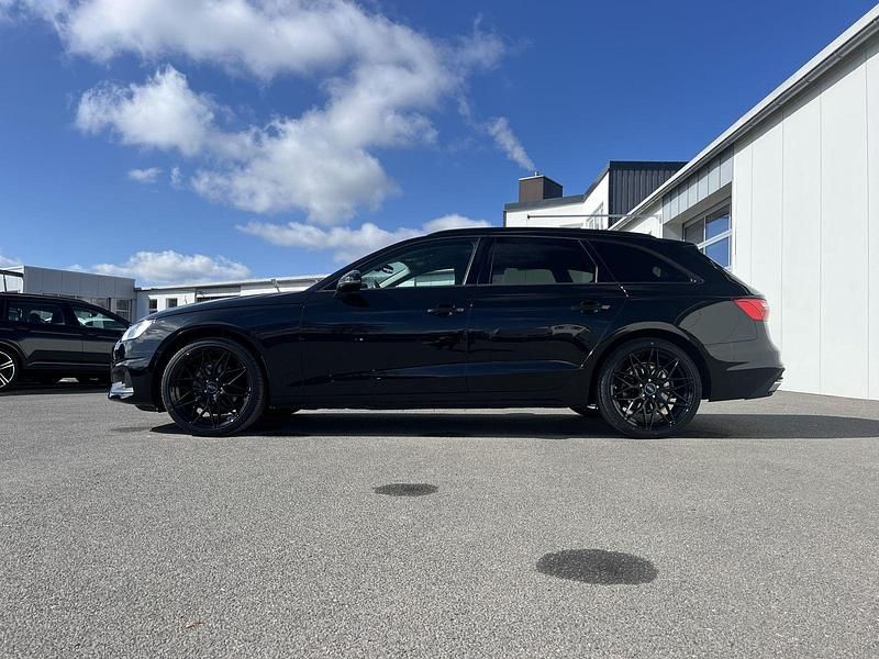 Gebraucht Audi A4 S-Line 150 PS (110 kW) 2022 Schwarz Kombi