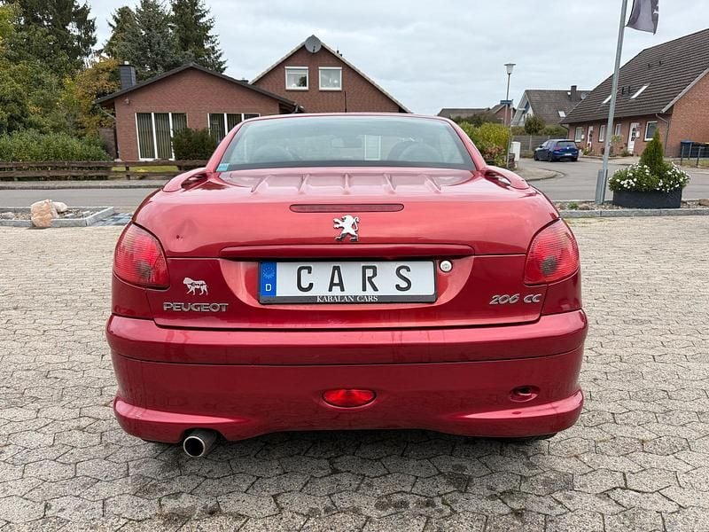 Gebraucht Peugeot 206 CC 109 PS (80 kW) 2003 Rot Cabrio