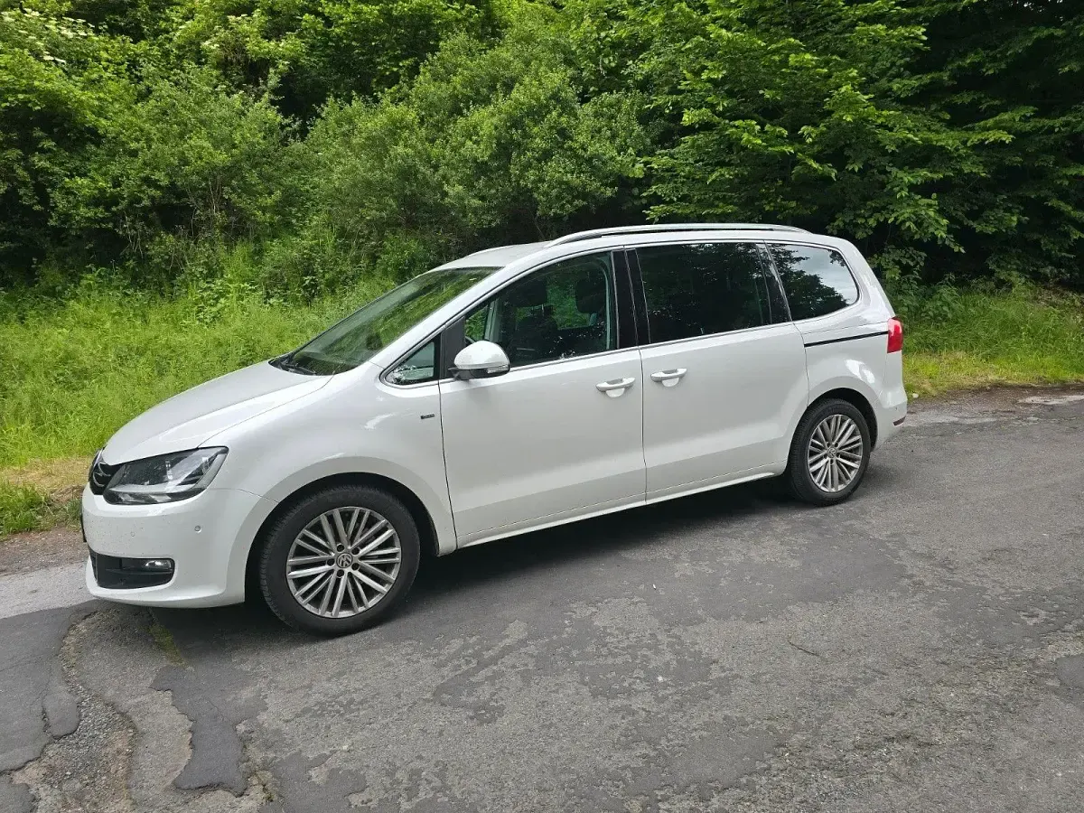 Gebraucht VW Sharan Highline 150 PS (110 kW) 2015 Weiß Van / Kleinbus