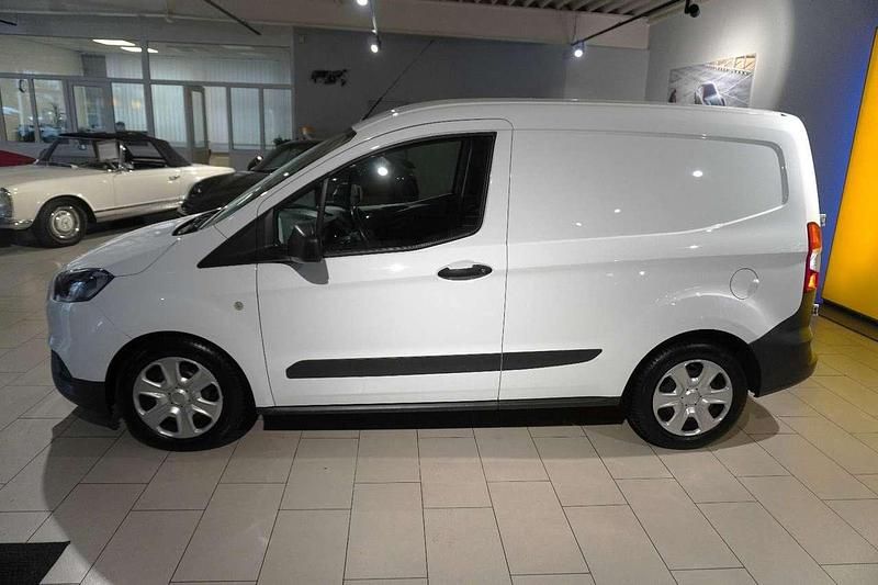 Gebraucht Ford Tourneo Courier Trend 101 PS (74 kW) 2019 Frostweiß Van / Kleinbus
