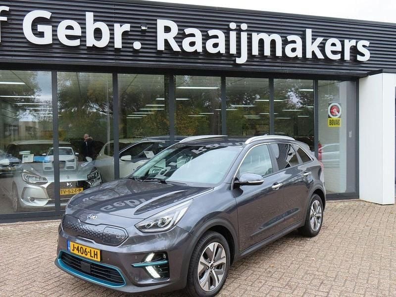 Grau Gebraucht 2020 Kia e-Niro SUV | 15.899 € (Fairer Preis) - Bild 1/4