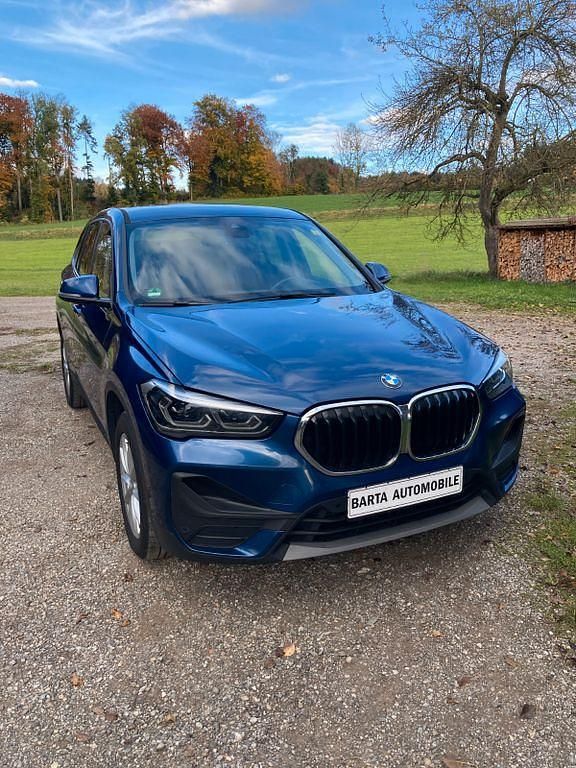 Blau Gebraucht 2022 BMW X1 Advantage SUV | 16.990 € (Guter Preis) - Bild 1/4