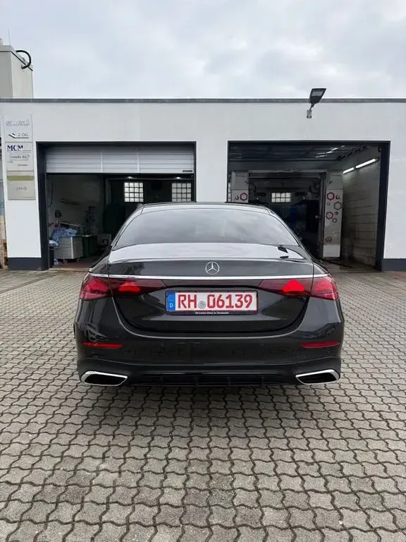 Gebraucht Mercedes 220 AMG Line Premium Plus 197 PS (144 kW) 2025 Grau Limousine