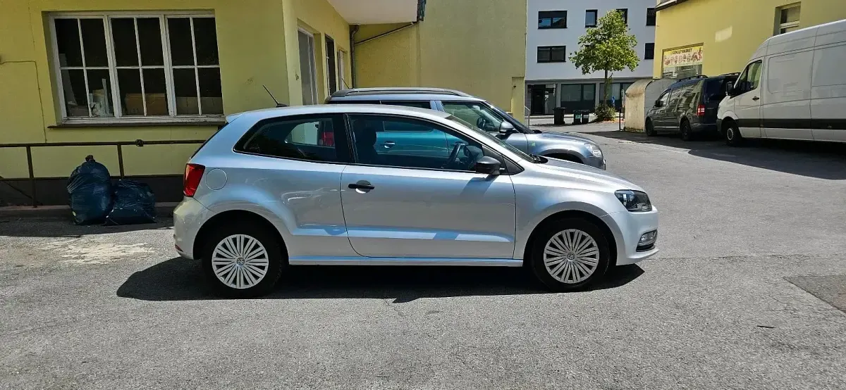 Gebraucht VW Polo 60 PS (44 kW) 2016 Silber Kleinwagen