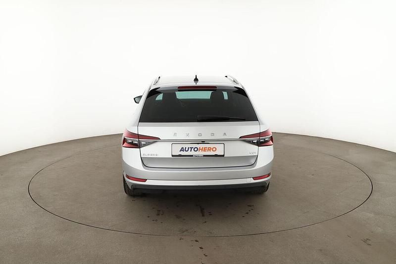 Gebraucht Skoda Superb Style 2022 Silber Kombi