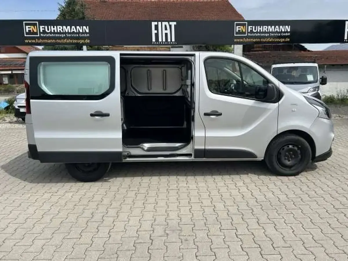 Gebraucht Fiat Talento 145 PS (106 kW) 2021 Hellgrau metallic Van / Kleinbus