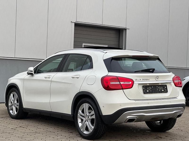 Gebraucht Mercedes GLA200 136 PS (100 kW) 2016 Weiß SUV