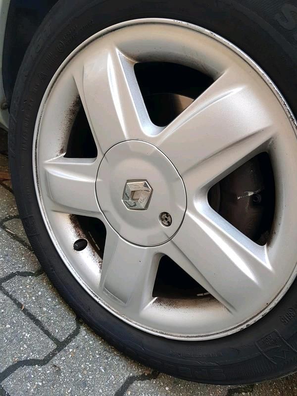 Gebraucht Renault Clio II 75 PS (55 kW) 2002 Silber Kleinwagen