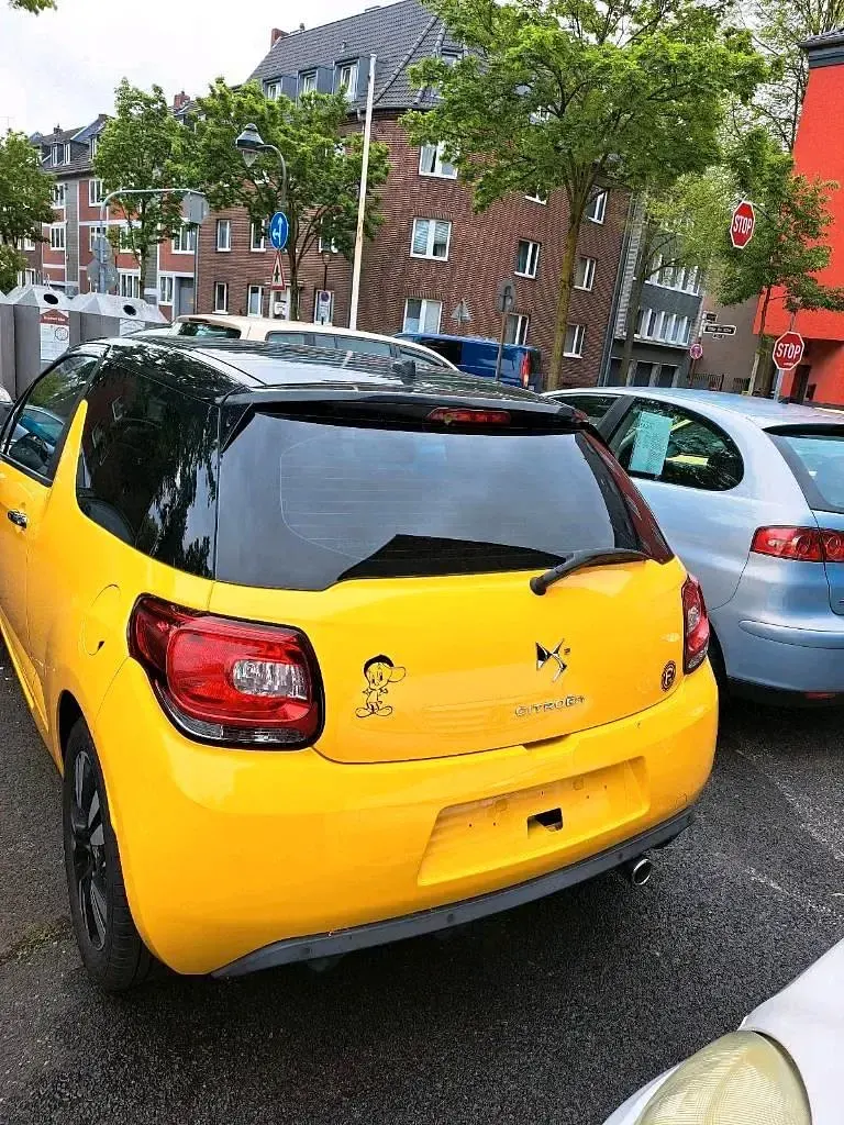 Gebraucht Citroën DS3 95 PS (69 kW) 2010 Gelb Kleinwagen