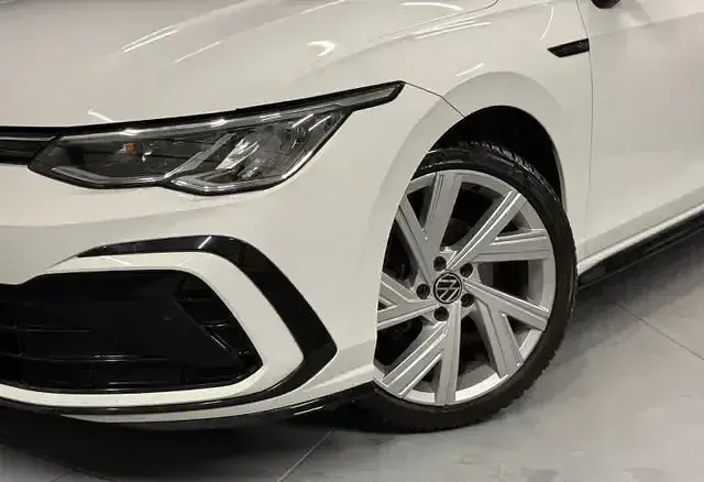 Gebraucht VW Golf VIII R-line 150 PS (110 kW) 2022 Weiß Kombi