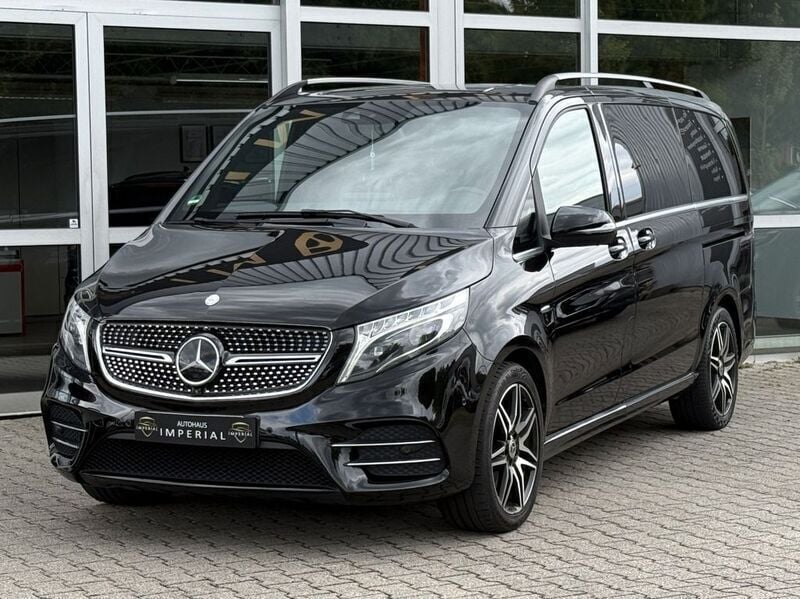 Obsidianschwarz metallic Gebraucht 2018 Mercedes V220 AMG Van / Kleinbus | 39.800 € (Fairer Preis) - Bild 1/4