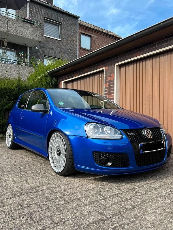 Blau Gebraucht 2006 VW Golf V GTI Kleinwagen | 9.800 € - Bild 1/4