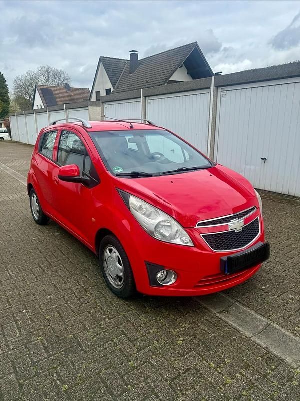Gebraucht Chevrolet Spark 82 PS (60 kW) 2010 Rot Kleinwagen