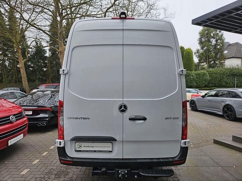 Używany Mercedes Sprinter 170 KM (125 kW) 2023 Biały Van