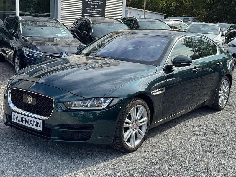 Grün Gebraucht 2015 Jaguar XE Portfolio Limousine | 22.890 € - Bild 1/4