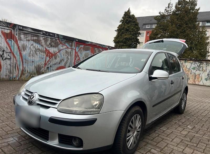Gebraucht VW Golf V 115 PS (84 kW) 2004 Silber Kleinwagen