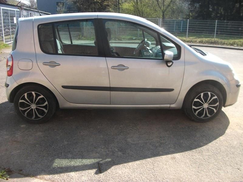 Usado Renault Modus 2007 Prateado Monovolume