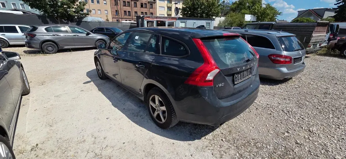 Gebraucht Volvo V60 120 PS (88 kW) 2016 Grau Kombi