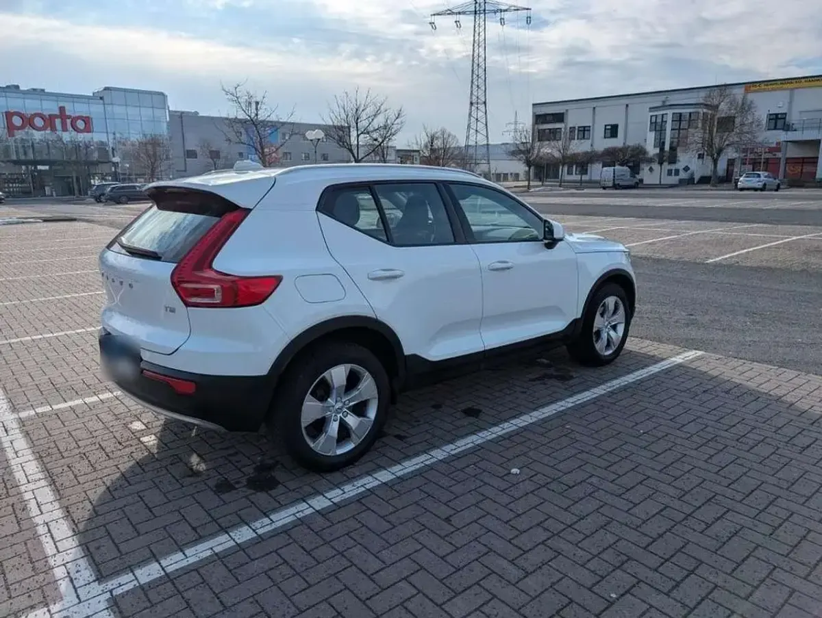 Gebraucht Volvo XC40 Momentum 129 PS (94 kW) 2020 SUV