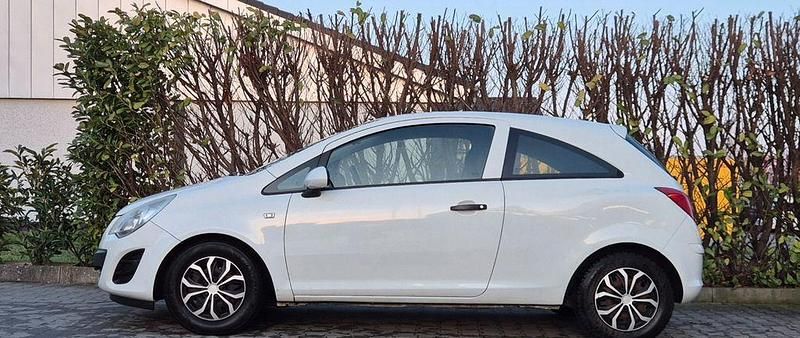 Gebraucht Opel Corsa Edition 75 PS (55 kW) 2011 Weiß Kleinwagen