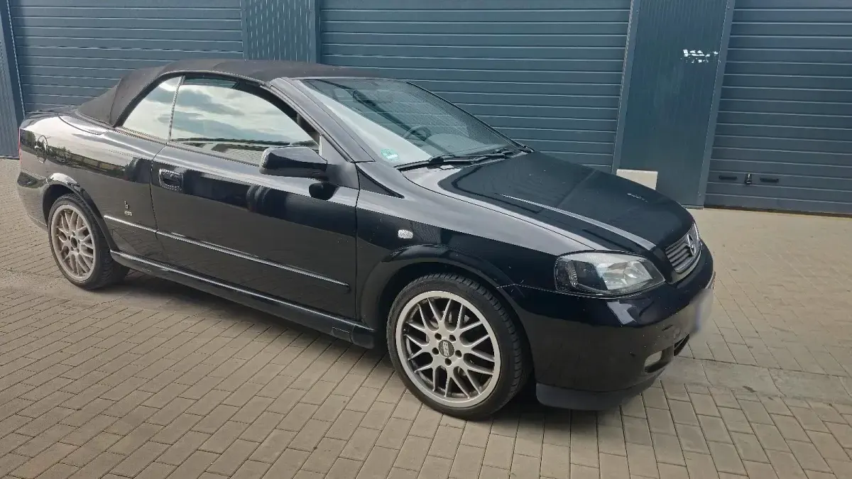 Gebraucht Opel Astra 125 PS (91 kW) 2003 Schwarz Cabrio