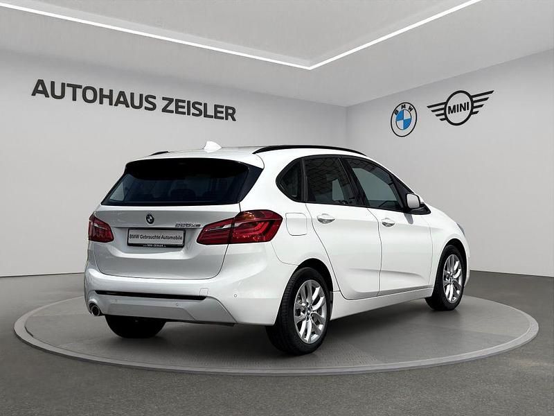 Gebraucht BMW 225 Active Tourer Advantage 224 PS (164 kW) 2020 Alpinweiß uni Van / Kleinbus