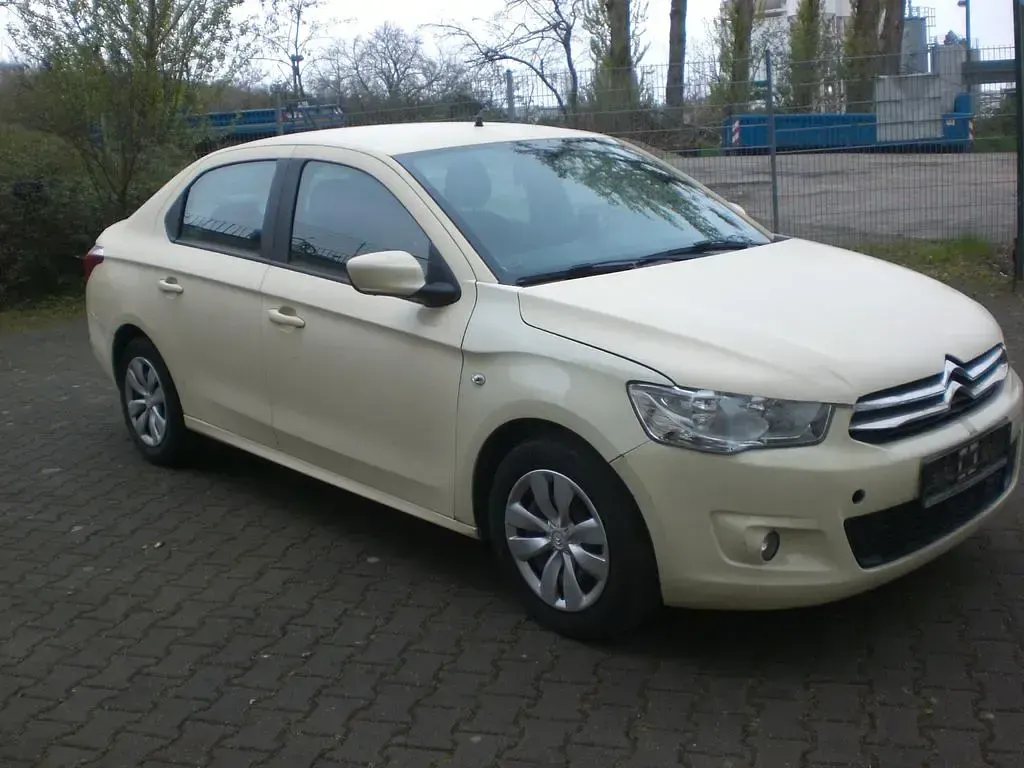 Gebraucht Citroën C-Elysee I SELECTION 99 PS (72 kW) 2017 Weiß Limousine