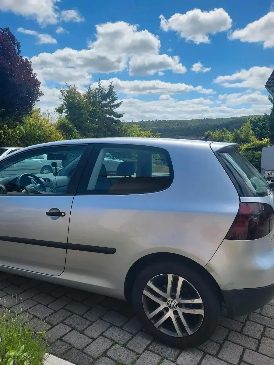 Gebraucht VW Golf V 116 PS (85 kW) 2004 Silber Kleinwagen