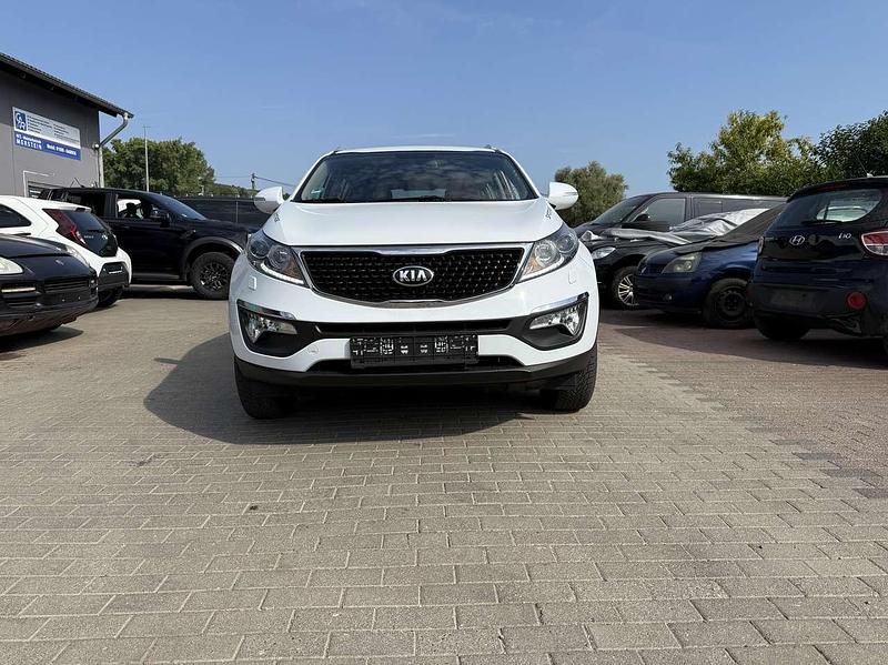 Weiß Gebraucht 2014 Kia Sportage Spirit SUV | 13.900 € (Fairer Preis) - Bild 1/4