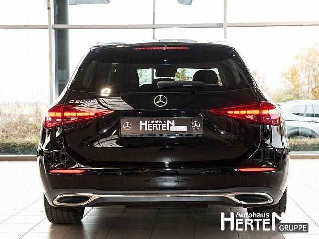 Gebraucht Mercedes C300e Avantgarde 313 PS (230 kW) 2024